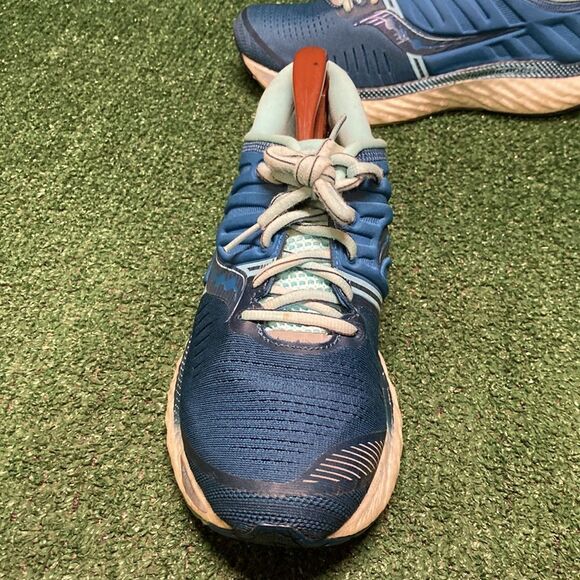 Saucony Hurricane 22 running shoes women’s size 8 wide (OKPM-12-006) - Picture 5 of 13